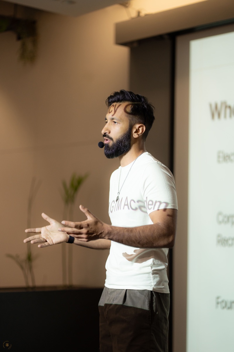 Reyhan speaking at Clay Club Pakistan